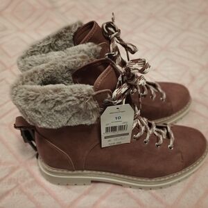 Time and Tru Women's Faux Fur Lined Boots - Brown